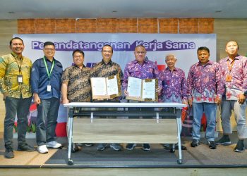 Penandatanganan MoU antara JNE dan PT East West Seed Indonesia (EWINDO) di sektor pertanian.