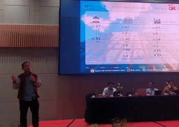 Kepala OJK Sumut Khoirul Muttaqien memaparkan mengenai upaya menekan judi online (judol) dan pinjaman online (pinjol) ilegal. (Dok.ABC)