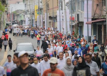 Peserta yang mengikuti Fan Walk.